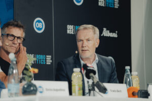 OB-ejer Niels Thorborg på et pressemøde.