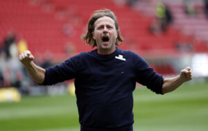 Bo Henriksen jubler efter en Mainz-sejr.