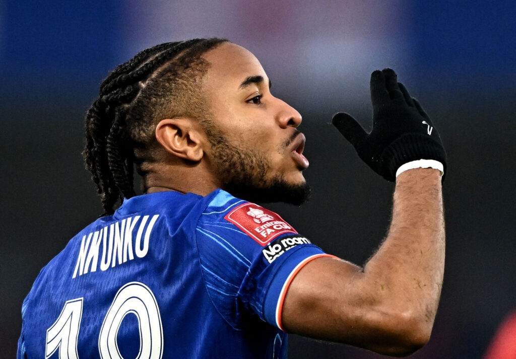 Christopher Nkunku puster luftkys ud under en Chelsea-kamp.