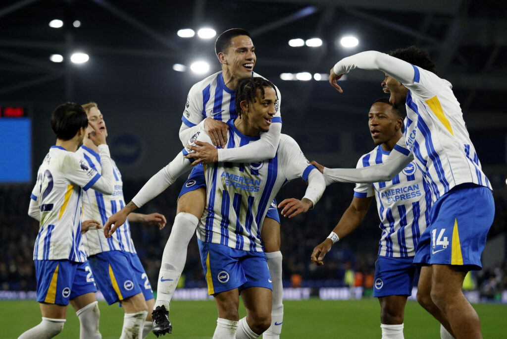 Brighton & Hove Albion jubler efter scoring.