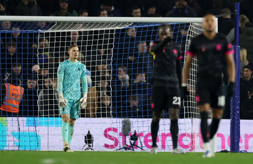 Filip Jørgensen står i Chelsea-målet.