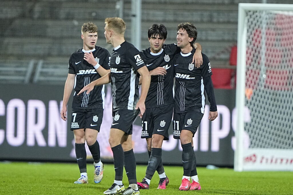 FC Nordsjælland-spillerne fejrer en scoring i 3F Superligaen.