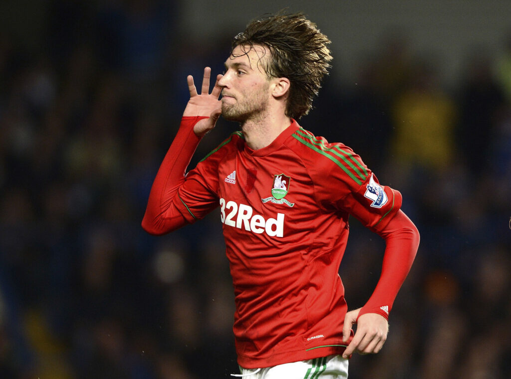 Michu jubler efter scoring.