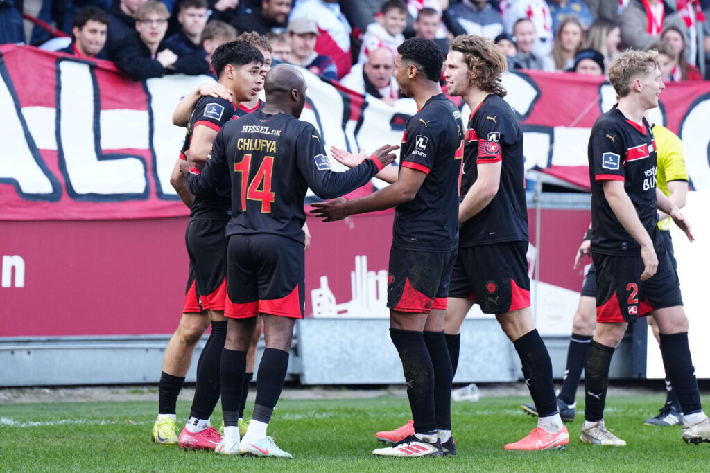 FC Midtjylland fejrer Dario Osorios mål mod AaB.