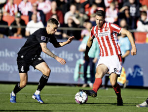 Nicklas Helenius i aktion mod AGF.