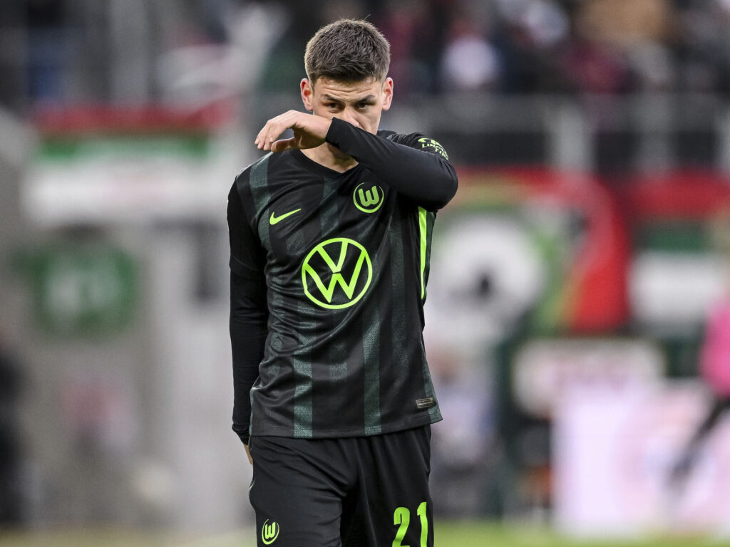 Joakim Mæhle under en kamp for Wolfsburg.