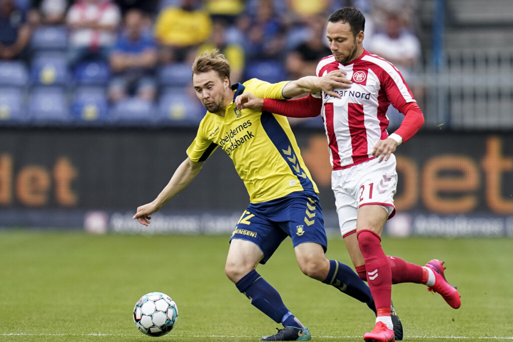 Simon Tibbling i kamp for Brøndby IF.