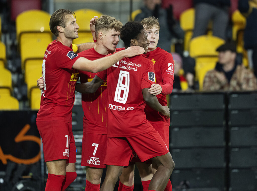 FC Nordsjællands spillere jubler