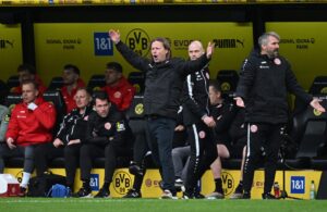 Bo Henriksen reagerer i udekampen mod Mainz.