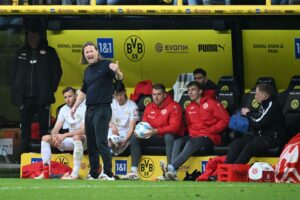 Bo Henriksen under kampen mod Dortmund