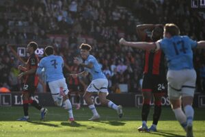 Omar Marmoush jubler efter scoring