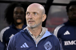 Jesper Sørensen kigger væk fra kameraet.