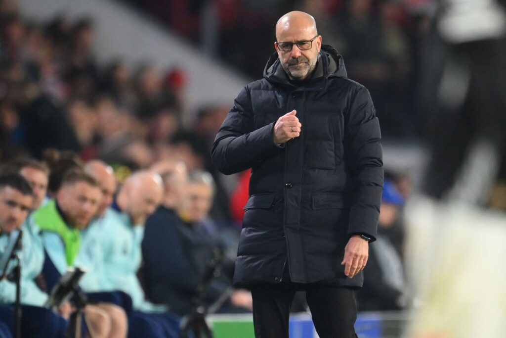 Peter Bosz under PSV's nederlag mod Arsenal.