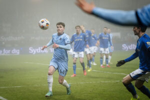 Randers' Nikolas Dyhr i tågen.