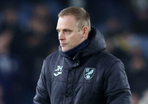 Johannes Hoff Thorup iført sin sorte jakke