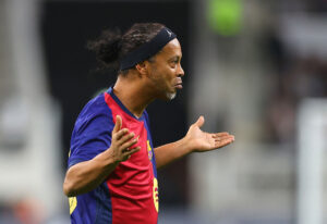 Ronaldinho i en showkamp for FC Barcelona.