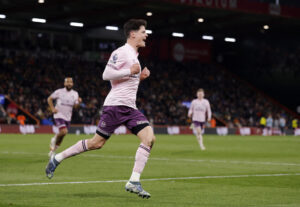 Christian nørgaard jubler over scoring i Brentford.