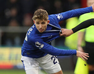 Jesper Lindstrøm i kamp for EVerton