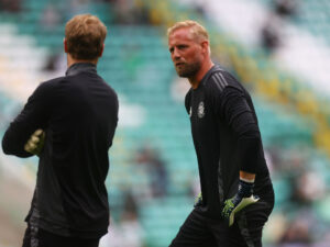 Kasper Schmeichel og Viljami Sinisalo under en Celtic-træning.