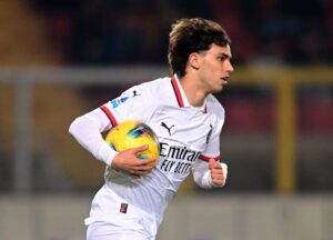 Joao Felix henter bolden fra mål