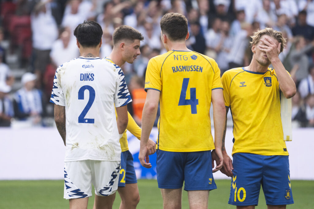 Superligafodbold i Parken: FCK - Brøndby. FCKs Kevin Diks (2), Brøndbys Jacob Rasmussen (4) og Daniel Wass (10). Søndag den 1. september 2024.