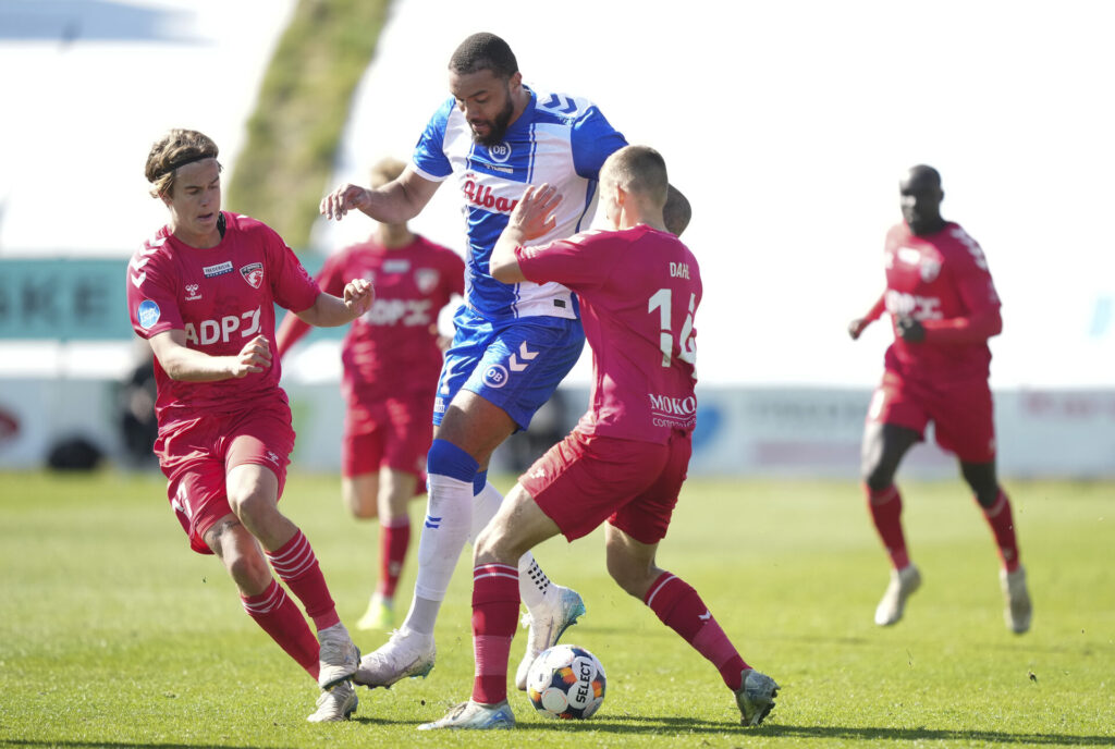 Anders Dahl og Daniel Kristjansson Fredericia mod Jay-Jay Grot fra OB da FC Fredericia møder OB i NordicBet Ligaen i Fredericia lørdag den 5. april 2025.