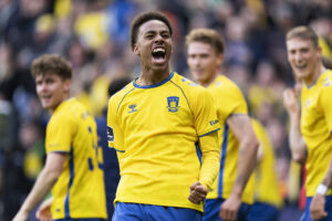 Brøndbys Noah Nartey scorer til 4-3 under superligakampen mellem Brøndby IF og Randers FC på Brøndby Stadion mandag den 21. april 2025..
