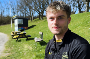 Mathias Kubel interviewes på Riisvangen Stadion hos Aarhus Fremad