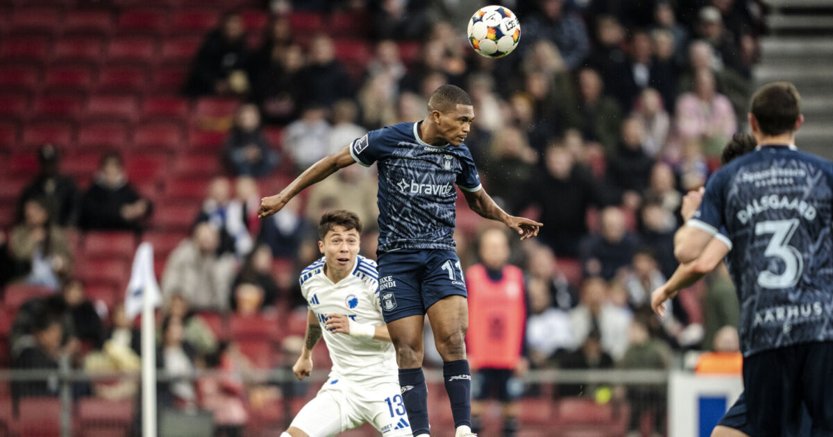 Klammeri i FCK-AGF: Får måske ramt ham Foto: Mads Claus Rasmussen/Ritzau Scanpix)