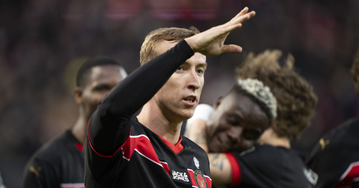 Hånd på eller ej? Adam Buksa ved det ikke selv Foto: Bo Amstrup/Ritzau Scanpix