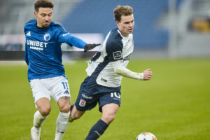 FCKs Nathan Trott og AGFs Kristian Arnstad under Superliga træningkampen mellem AGF og FC København på Vejlby Stadion i Aarhus lørdag den 8. februar 2025.