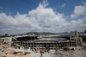Camp Nou er ved at blive ombygget og kan i 2026 huse 105.000 tilskuere