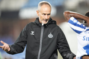 Lars Lungi Sørensen, træner for Esbjerg under Oddset Pokalen kampen mellem Esbjerg fB og Viborg FF på Blue Water Arena i Esbjerg onsdag den 27. september 2023