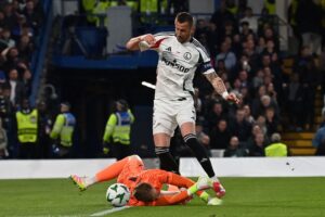 Filip Jørgensen begår straffe