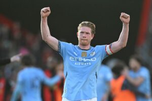 De Bruyne med armene over hovedet