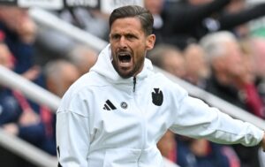 Tindall råber højt