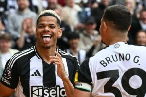 William Osula danser efter scoring.