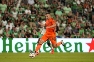 Erik Sviatchenko på bolden under en kamp i MLS.