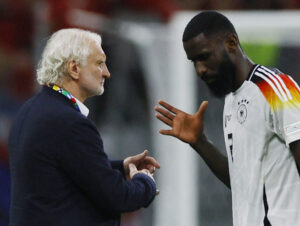 Völler og Rüdiger efter en Tyskland-kamp