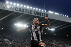 William Osula fejrer sin scoring for Newcastle.