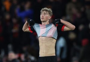 Huijsen i Bournemouth-trøjen.