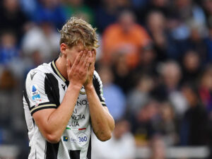 Thomas Kristensen ærgrer sig i Udinese-trøjen.