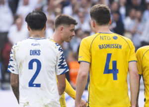 Superligafodbold i Parken: FCK - Brøndby. FCKs Kevin Diks (2), Brøndbys Jacob Rasmussen (4) og Daniel Wass (10). Søndag den 1. september 2024
