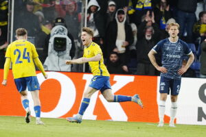 Mathias Kvistgaarden jubler efter han scorede til 2-0 mod AGF