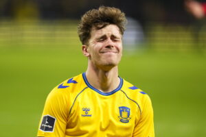 Mathias Kvistgaarden ærgrer sig efter en stor chance mod FC Nordsjælland.