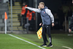 Steffen Kielstrup dirigerer sine Vejle-spillere.