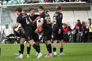 AB-spillere jubler over scoring.