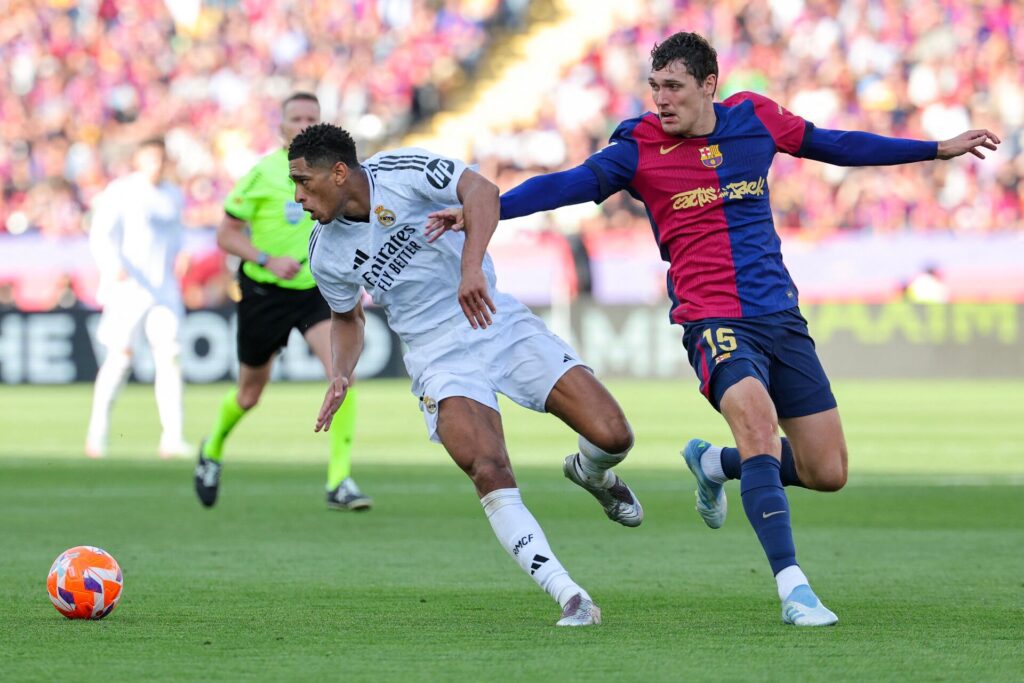 Andreas Christensen i duel med Real Madrids Jude Bellingham.