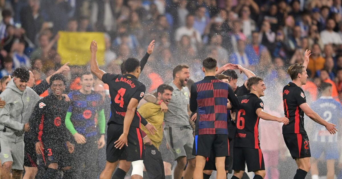 Barca-spillere med flot gestus: Cyklede på hospitalet for at fejre med holdkammerat Foto: Manaure Quintero / AFP / Ritzau Scanpix