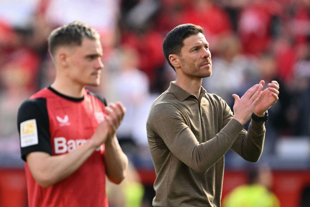 Xabi Alonso klapper efter en kamp.